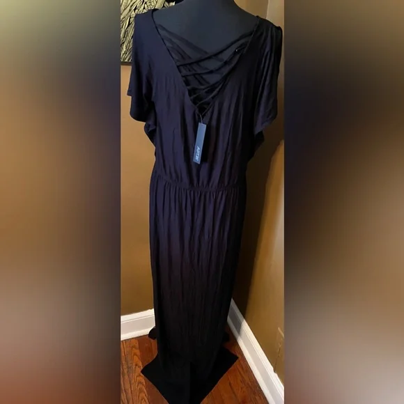Women’s Apt 9 Beautiful Criss Cross Back Black Maxi Dress New - Picture 2 of 11